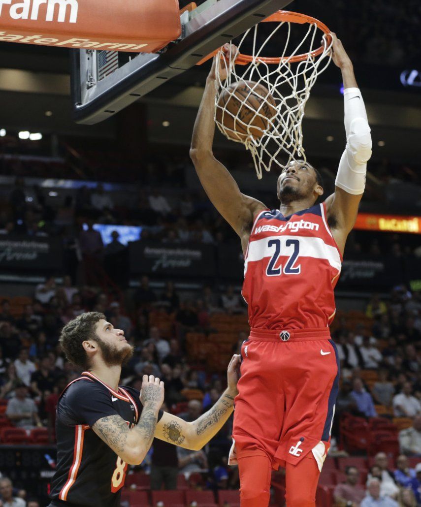 Wall y Bradley ayudan a Wizards en triunfo sobre Heat