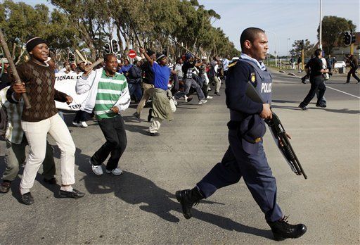 Mundial: Continúa huelga de obreros en Sudáfrica