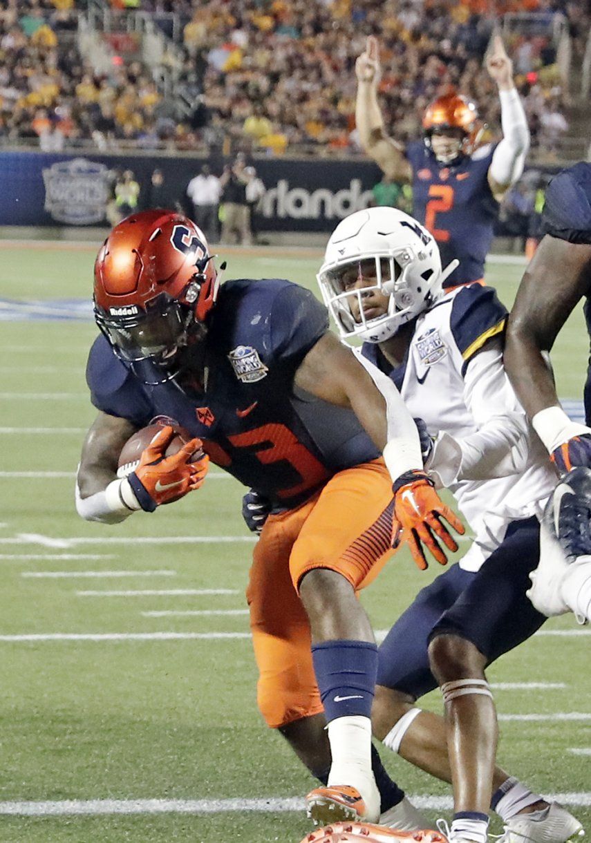 Syracuse gana 34-18 a West Virginia en el Camping World Bowl