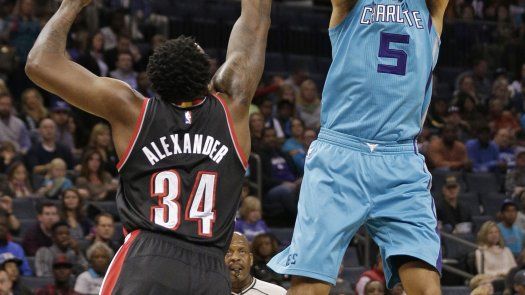 Con 33 puntos de Batum, Hornets derrotan a Blazers