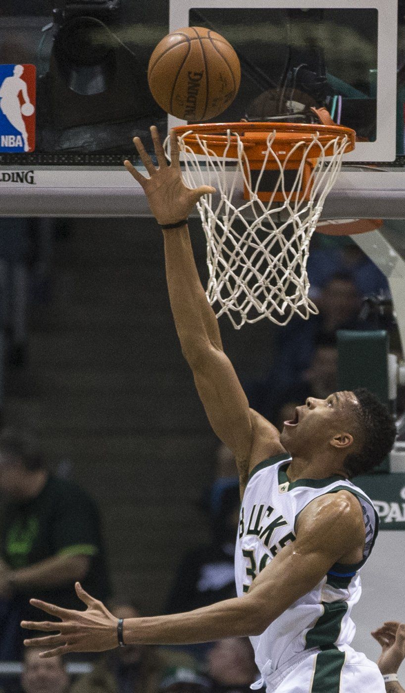 Bucks rompen racha de derrotas seguidas frente a Pelicans