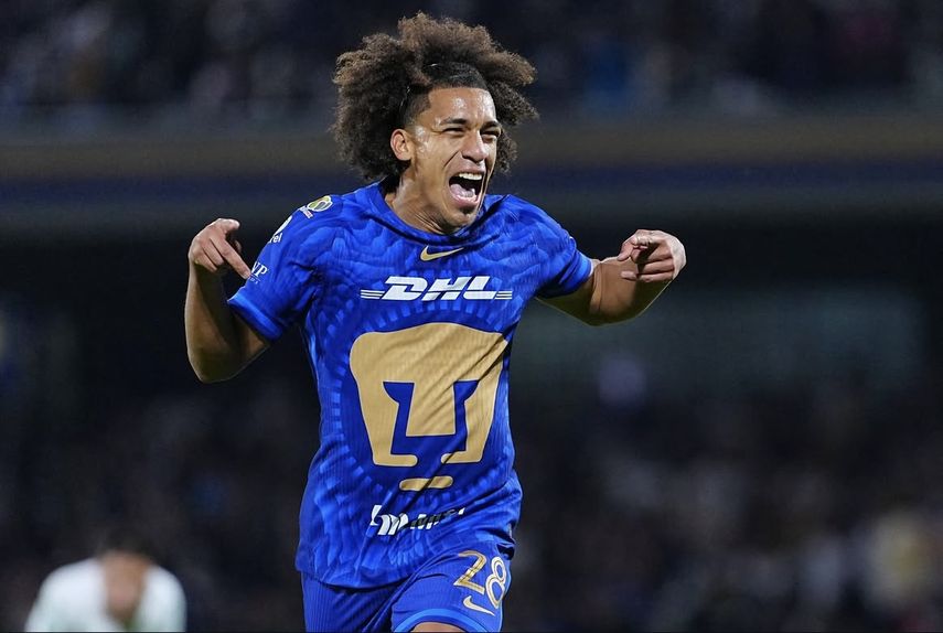 Adalberto Carrasquilla anotó un golazo en el triunfo de Pumas ante Santos