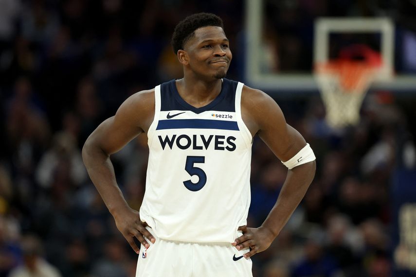 NBA: Anthony Edwards fue multado por criticar arbitraje