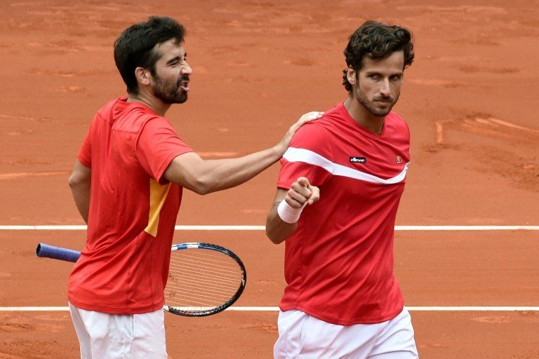 Feliciano y Marc López pasan a semifinales de dobles de Roland Garros