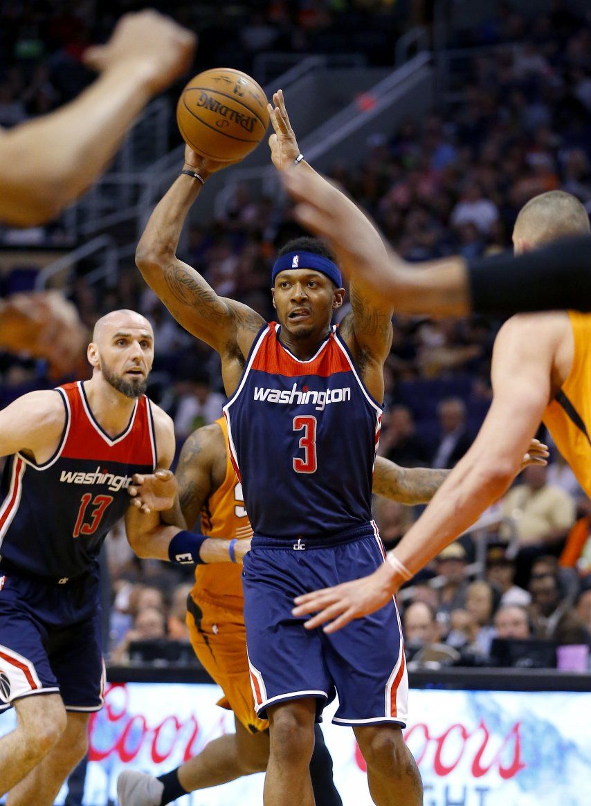 Morris brilla en su regreso a Phoenix, Wizards vencen a Suns