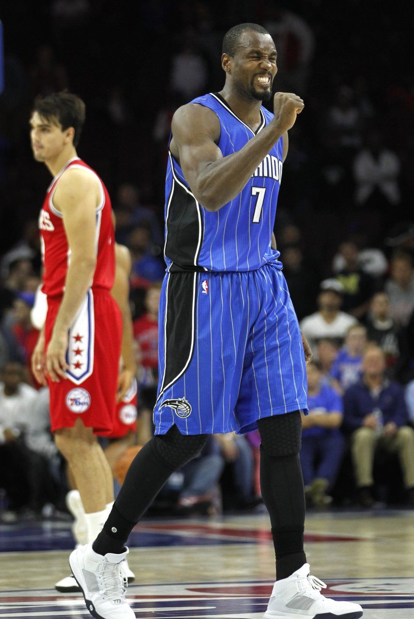 Magic remonta déficit de 18 puntos y vence a 76ers