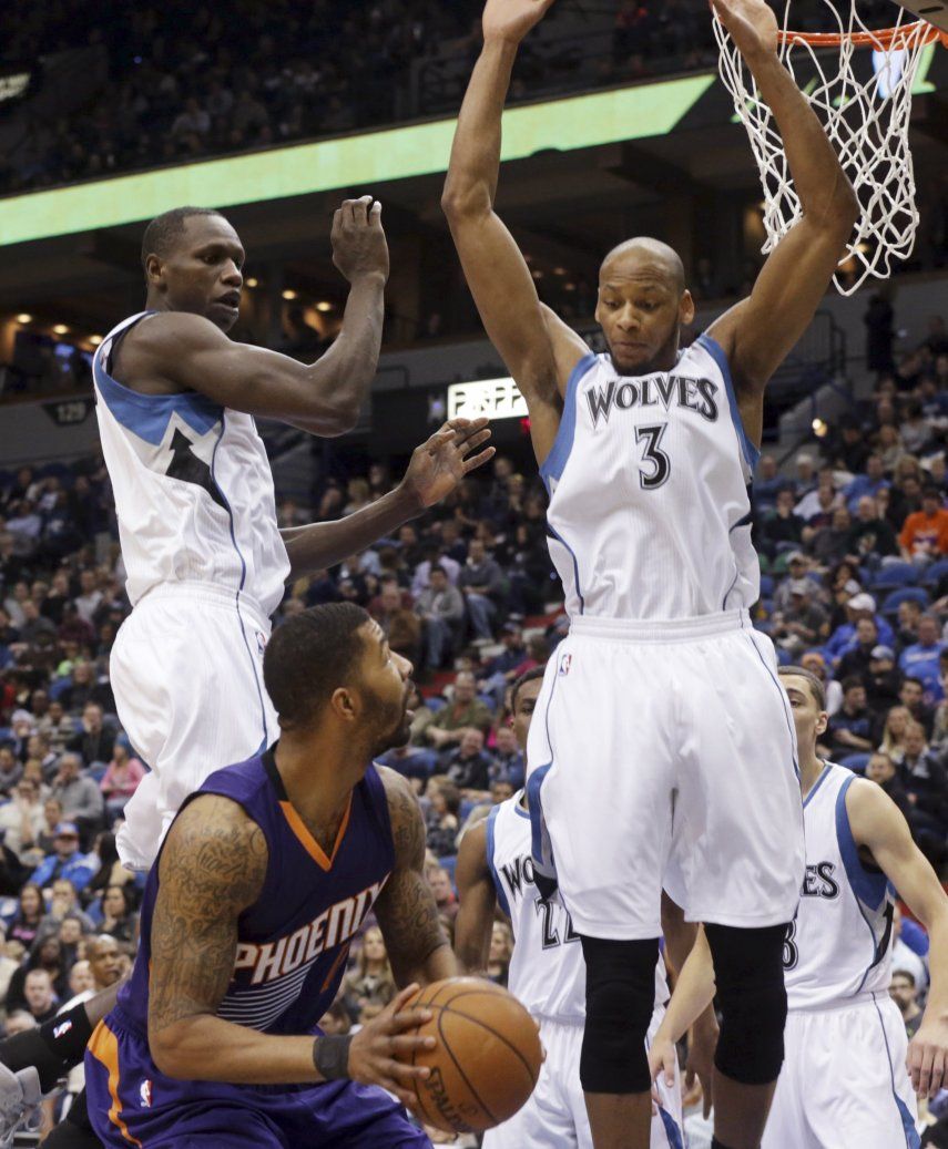 Timberwolves aprovechan ausencias de los Suns