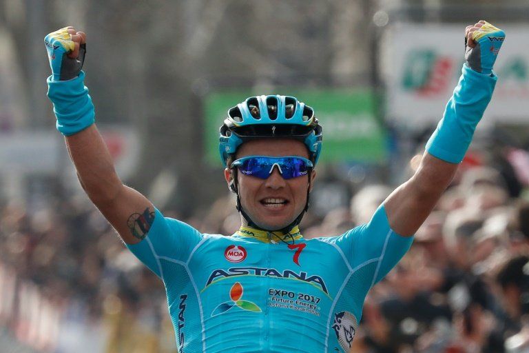 Lutsenko gana la quinta etapa de la París-Niza, Matthews sigue líder