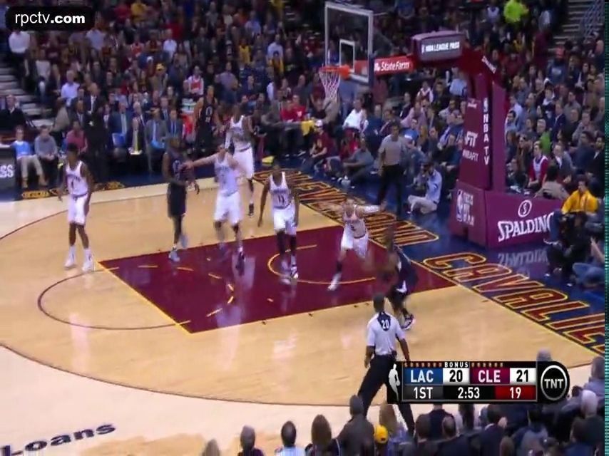 LeBron suma 22 puntos y Cavs derrotan a Clippers