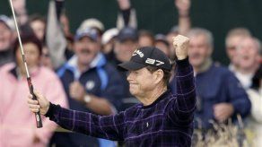 Watson sigue en la delantera en Abierto Británico