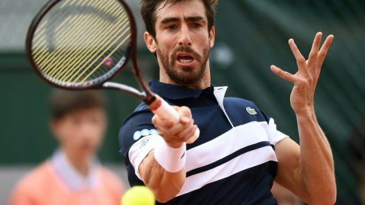Cuevas accede por cuarta vez a tercera ronda en Roland Garros