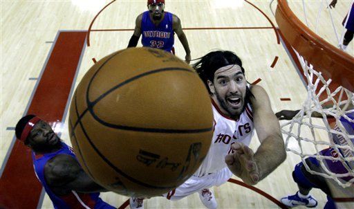 Scola brilla en triunfo de Houston con 35 puntos
