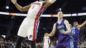 Pistons hilan su 5ta victoria, ante Hornets