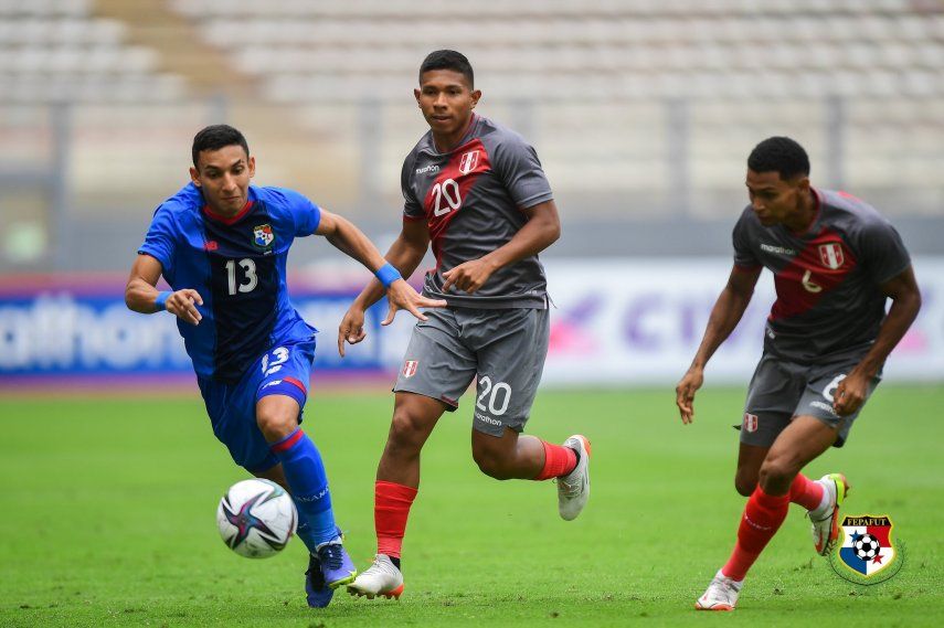 La selección de Panamá llega por grupos al país tras el amistoso con Perú