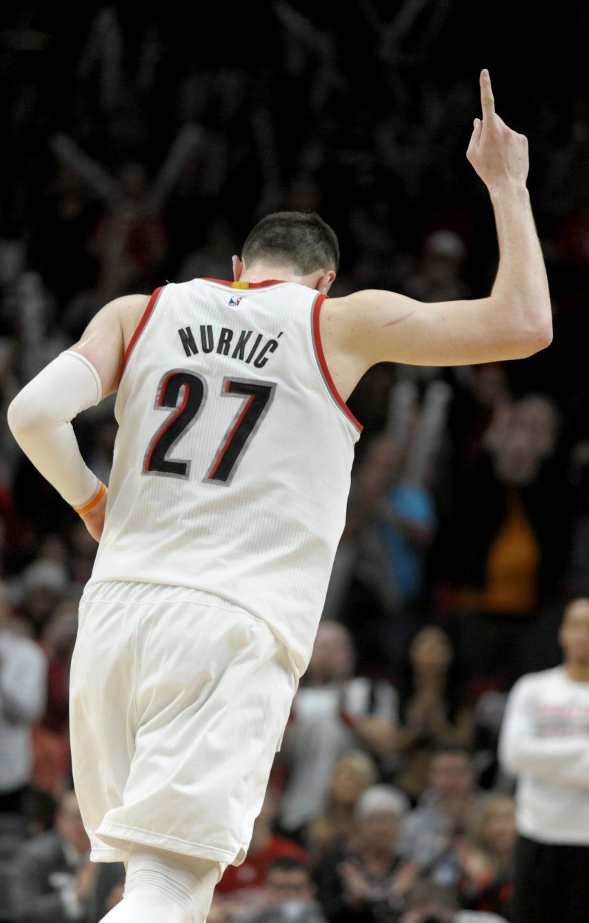 Blazers vencen a Nuggets y están en zona de playoffs