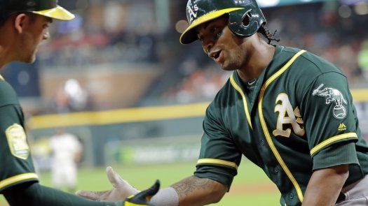 Pinder, Davis lideran a Atléticos en triunfo 8-3 ante Astros