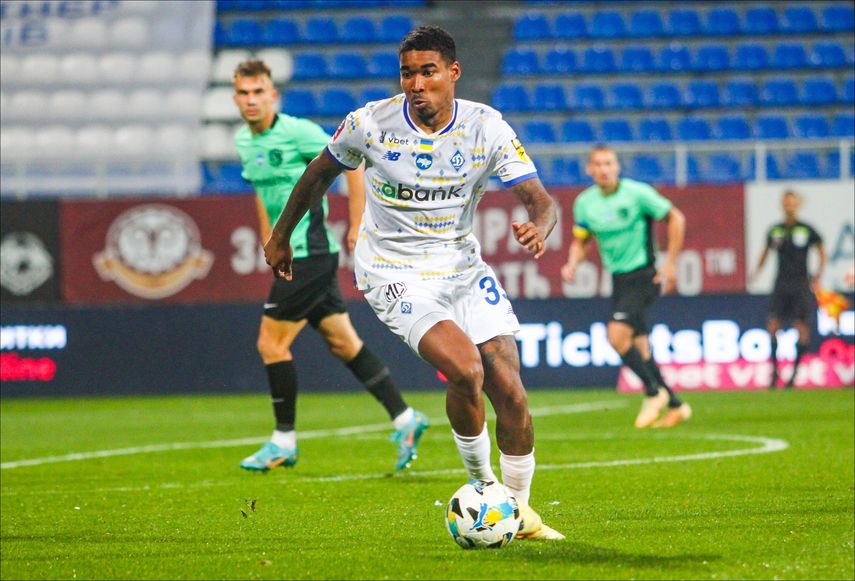 Eduardo Guerrero sumó minutos en empate del Dynamo Kiev