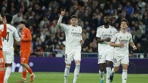 Real Madrid golea para ponerse líderes en LaLiga y meten presión al Barcelona