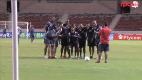 Selección de Panamá realiza corto reconocimiento en estadio tico