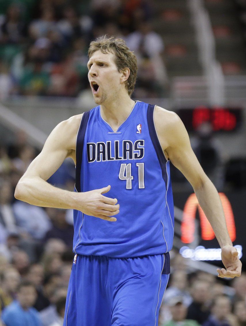 Nowitzki guía a Mavs a triunfo sobre Jazz