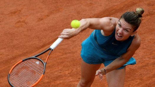 Halep se repone a un mal inicio y pasa a segunda ronda en París