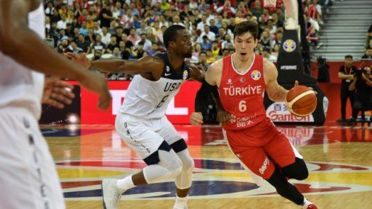 Brasil tumba a la Grecia de Antetokounmpo, Estados Unidos sobrevive ante Turquía