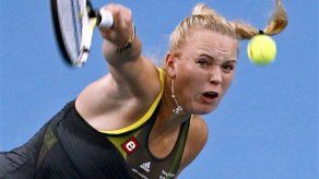 Djokovic y Wozniacki a las finales en el abierto chino de tenis