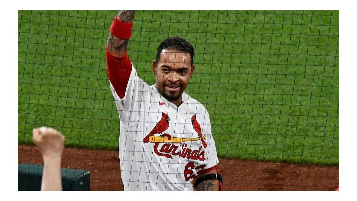 MLB: Edmundo Sosa pega su sexto cuadrangular de la temporada