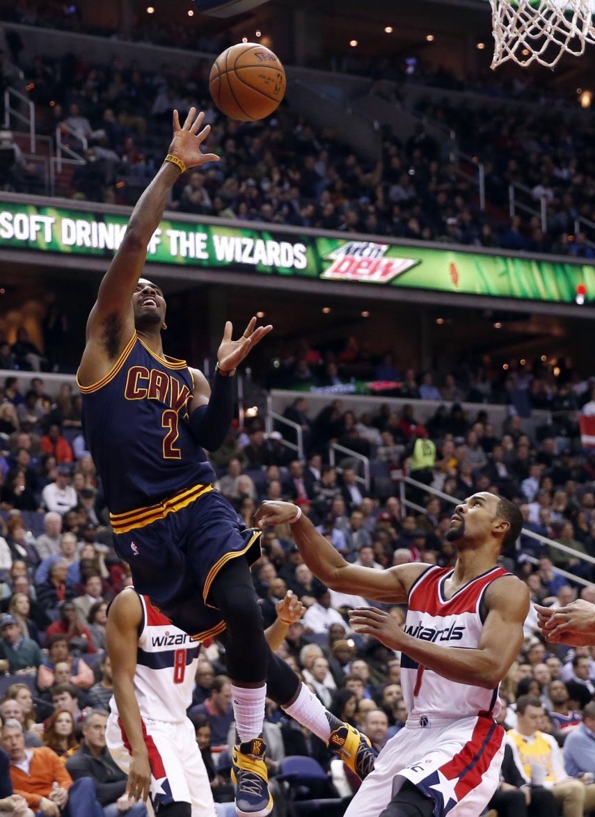James e Irving lucen; Cavs hilan 5ta victoria