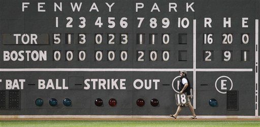 MLB: Azulejos 16, Medias Rojas 2; Overbay pega 2 jonrones