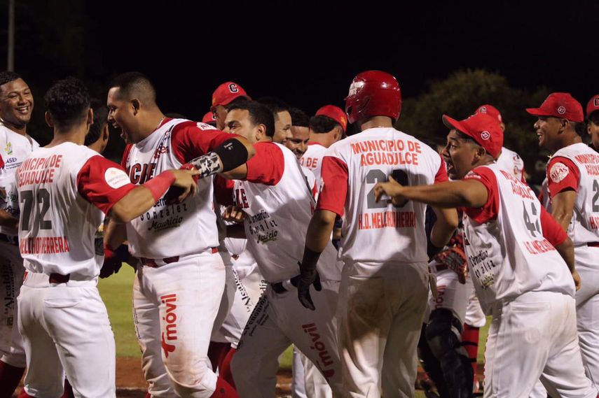 Béisbol Mayor 2022: Jeyckol De León pone a Coclé de fiesta