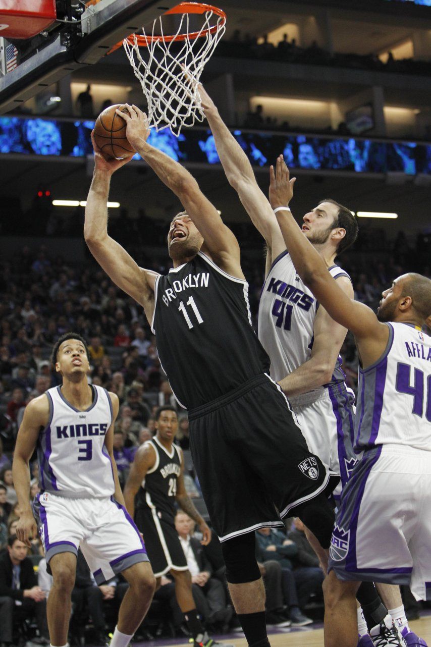 Nets cortan seguidilla de 16 derrotas ganando a los Kings