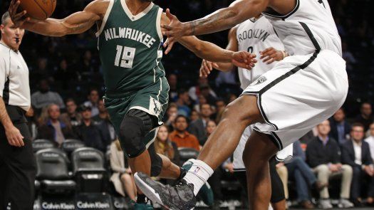 Bayless anota 26 puntos y Bucks derrotan a Nets