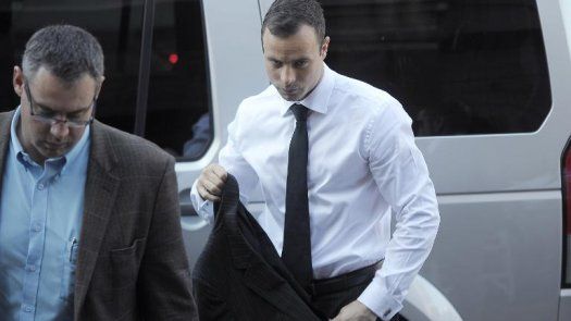 El fiscal acusa a Pistorius de mentir y de exagerar su miedo a los ladrones
