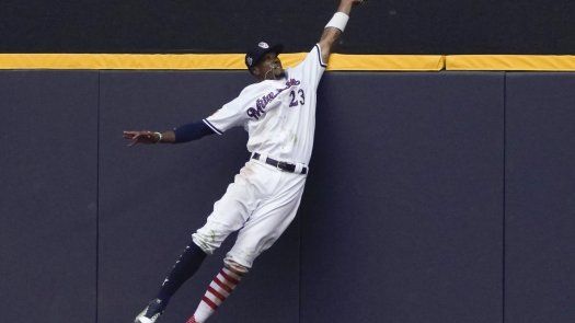 Mets obtienen a Broxton de Cerveceros para apoyo en jardines