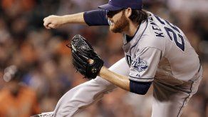 Kennedy luce y Padres triunfan