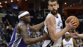 Brooks y McLemore lideran ataque de Grizzlies ante Kings