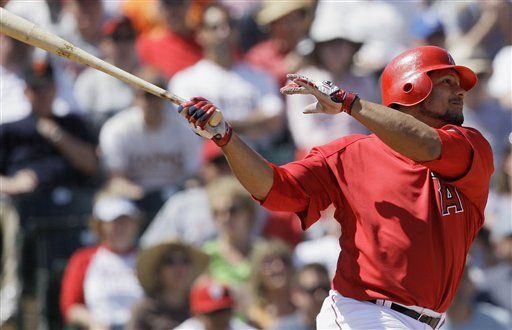 MLB: Saunders poncha a 6 en victoria de Angelinos ante Gigantes