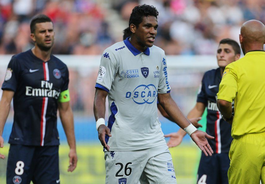 Brandao suspendido 6 meses por agresión a Motta