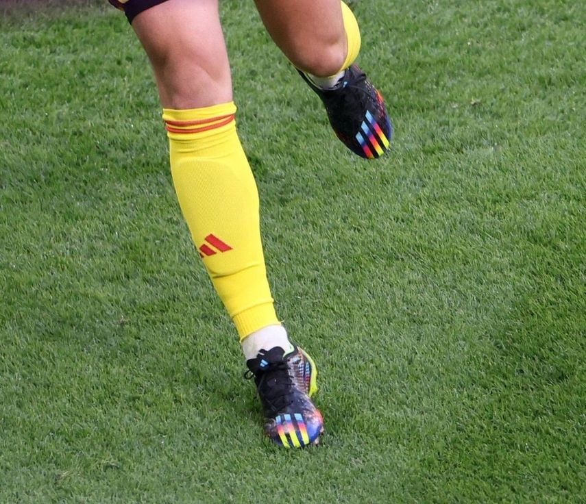 Qatar 2022: Neuer con botines y Ministra alemana con brazalete