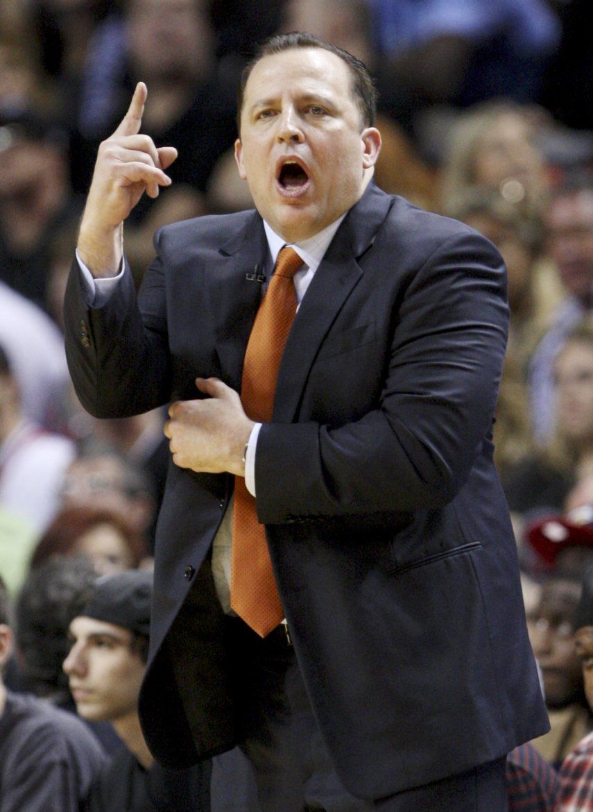 Bulls despiden al técnico Tom Thibodeau