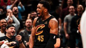 NBA: Donovan Mitchell lidera triunfo ante Magic y clasificación