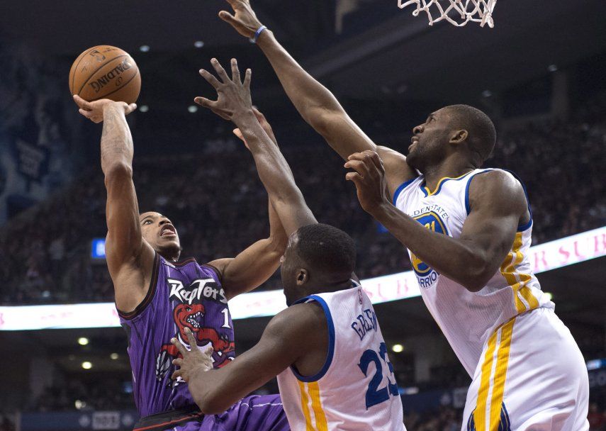 Thompson anota 25 puntos; Warriors apalean a Raptors