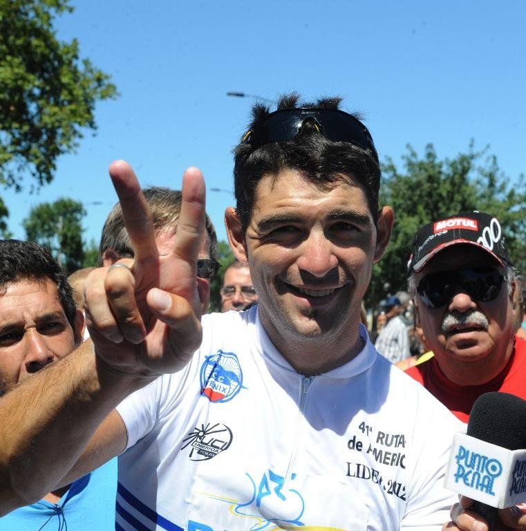El local Nicolás Arachichú ganó primera etapa de Vuelta Ciclista del Uruguay