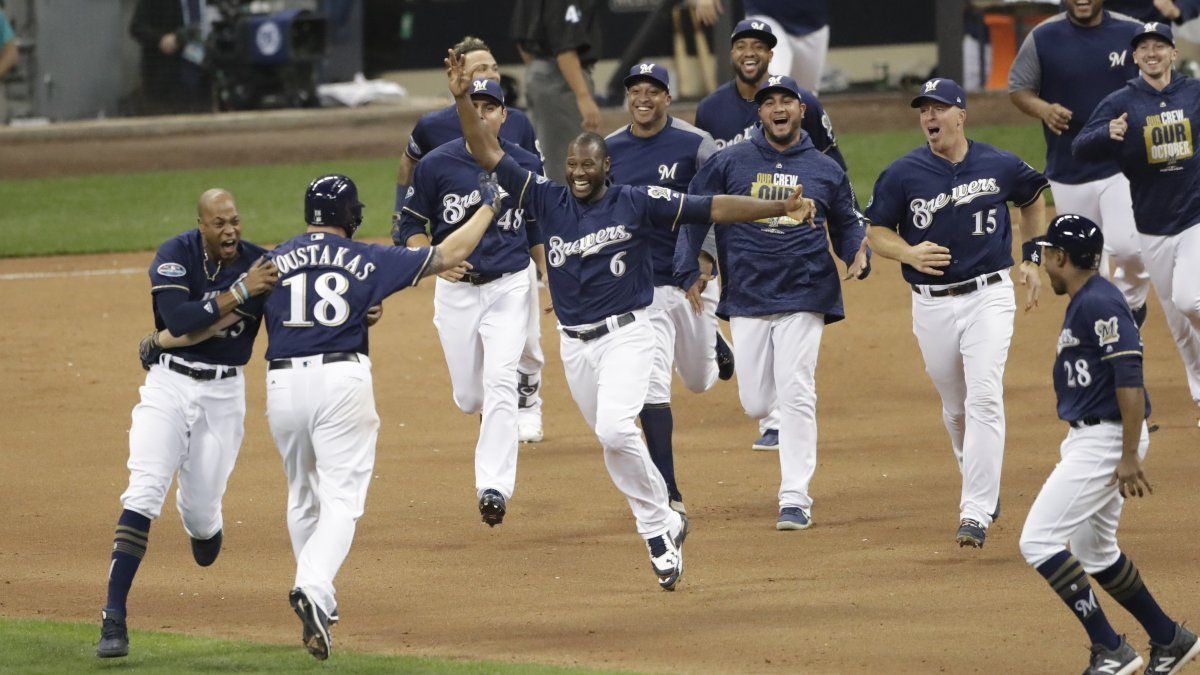 Moustakas y Cerveceros dejan a Rockies en el terreno