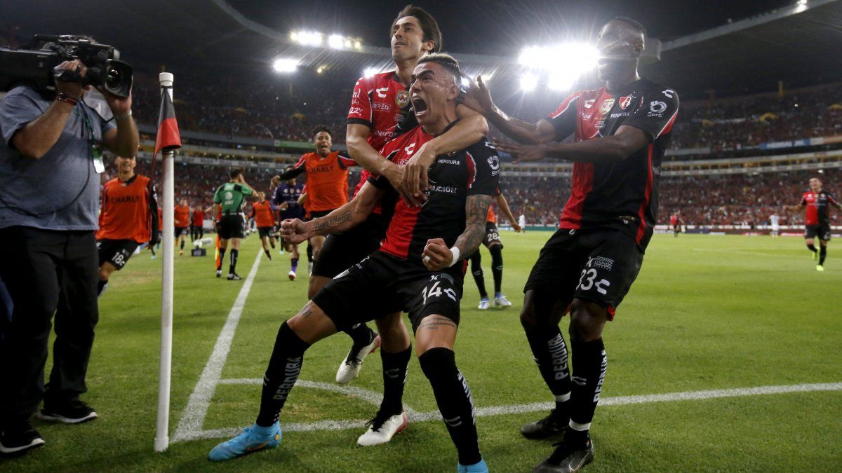 Atlas gana 2-0 al Pachuca y da paso para repetir la Liga MX
