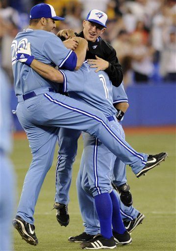 MLB: Azulejos 5, Marineros 4, 10 innings; Inglett define