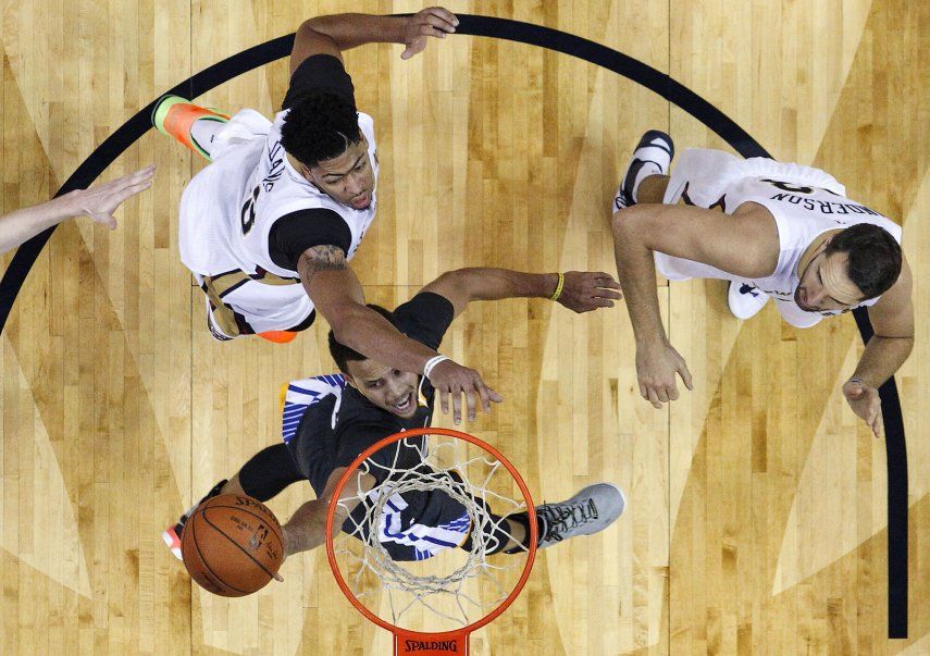 Curry brilla en 3er periodo; Warriors doblegan a Pelicans