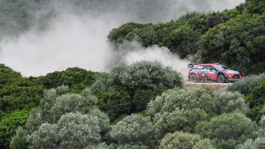 Sordo lidera en Cerdeña, Tänak aprovecha la mala suerte de Ogier