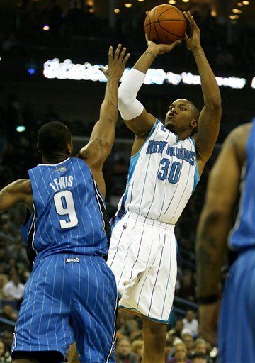 NBA: Hornets 100, Magic 93; West anota 40 puntos